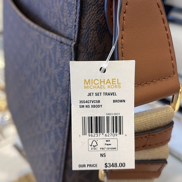 MICHAEL KORS
Jet Set Travel Small Signature Logo Messenger Bag
Brown 
NWT - Picture 6 of 16